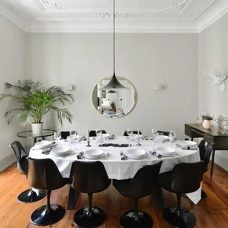 Stylish In Chiado Апартаменты